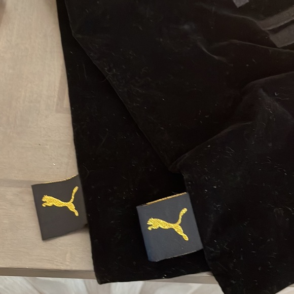 Puma Fenty *Rihanna* Velvet Shoe Dust Bag Black Set of 2 - Picture 6 of 8